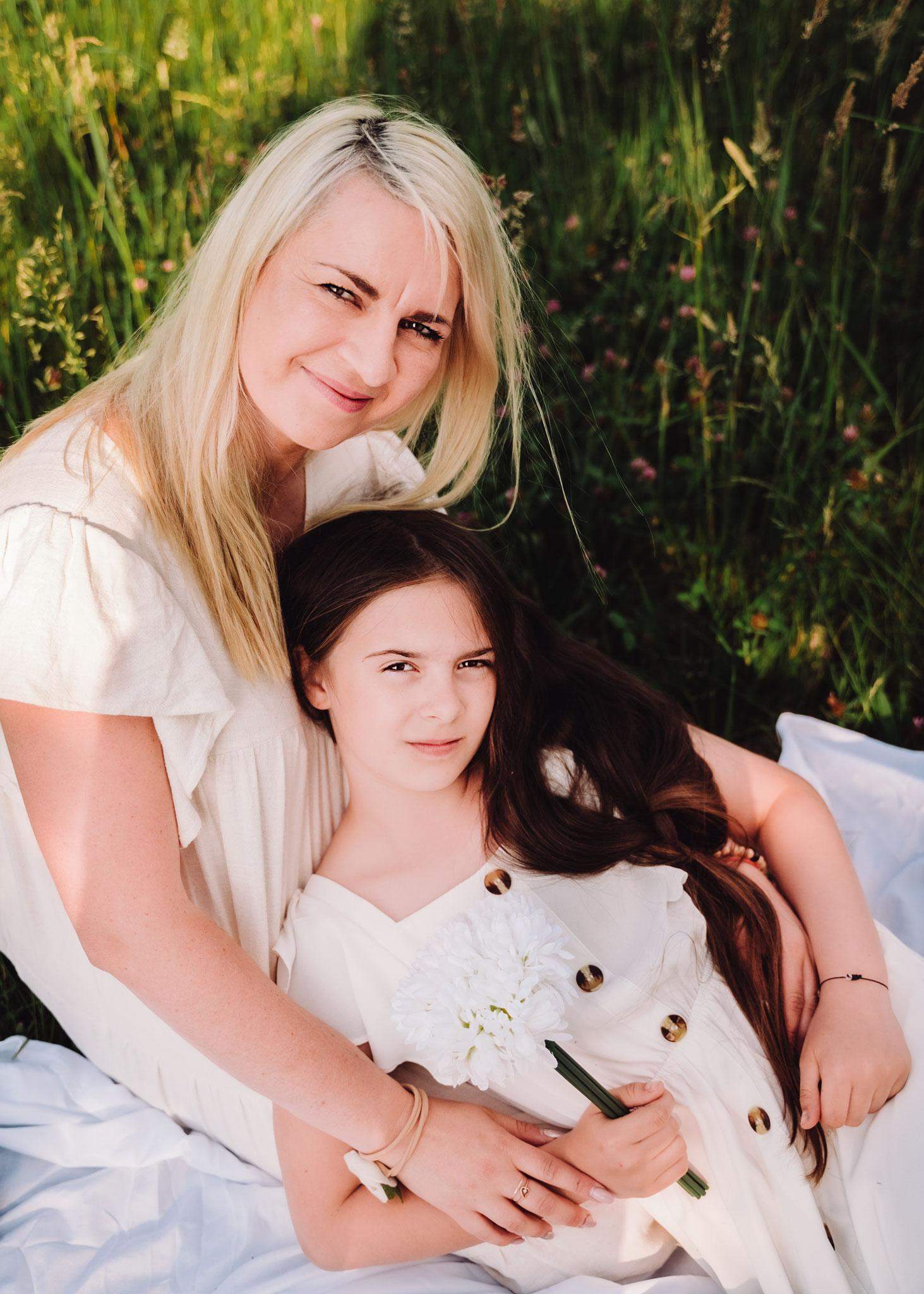 Na zdjęciu znajduje się chłopiec, który przyjmował pierwszą komunię świętą