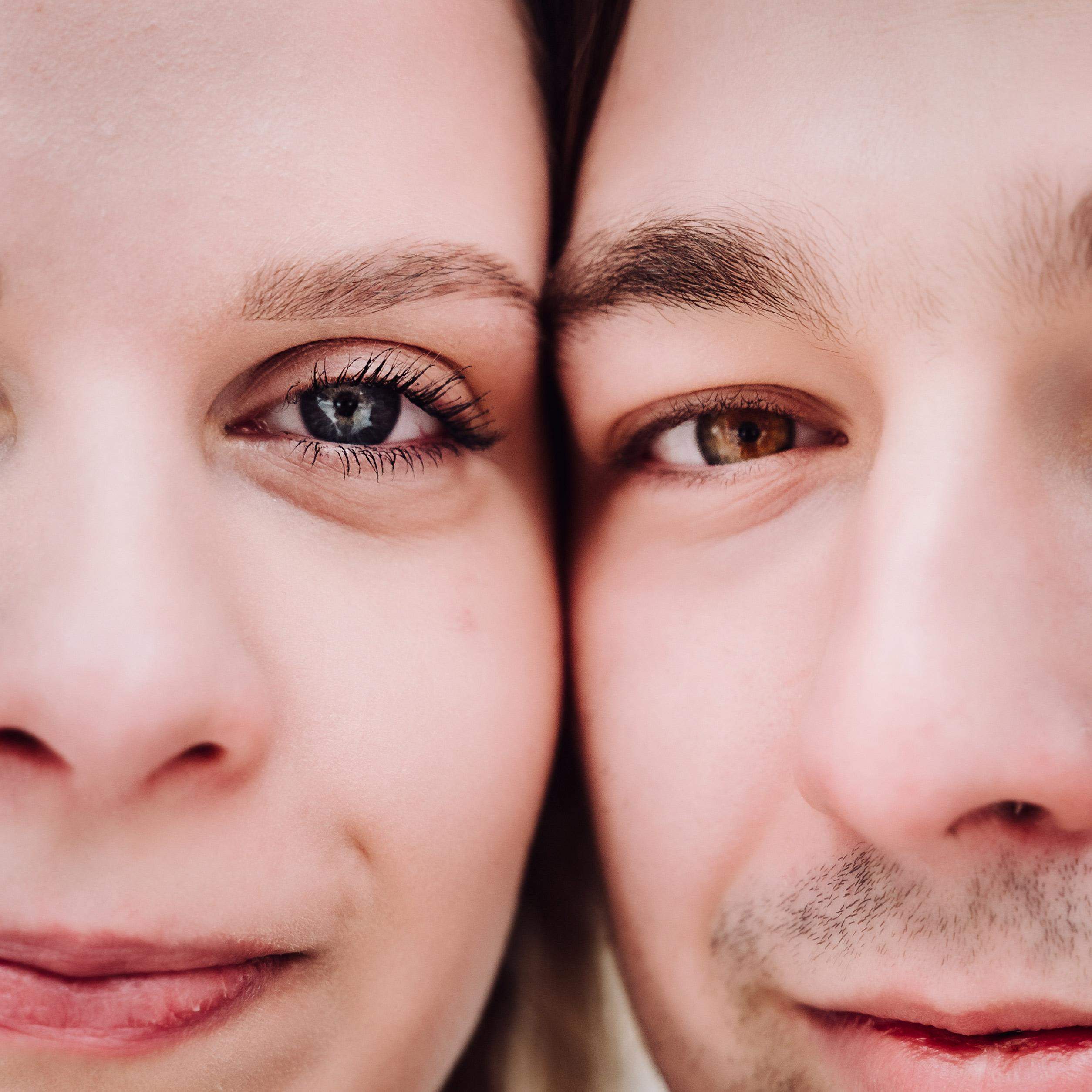 Oczy pary młodej skierowany wprost na fotografa